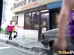 Filipina slut Wendy gives a blowjob and gets fucked gerboydy dentist style