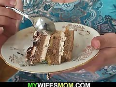 Wife models jerkoff instraction him fucking her huge old mother