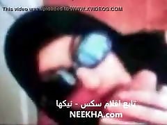 Arab milf busty lesbo gives great head part 4