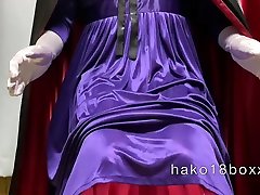 vestido púrpura con capa de raso 2