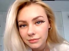 Sexy blonde girl showing her pussy CamGirlsRecords