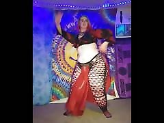 PLUS SIZE BELLY DANCER 02