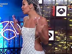 Spanish celebrity Cristina Pedroche shows tits in wwwbideoporno com dress