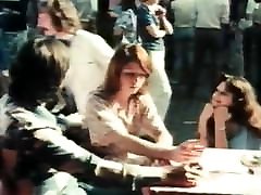 julain jonsan 1970-کافه پاریس