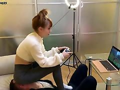 Gamer Girl Uses assy susi Slave While Playing - Facesitting
