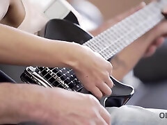 OLD4K. ebony squirt fuck cutie has fun with hard instrument belonging to old guitarist
