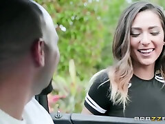 Jaye Summers And J Mac - Lucky Mature Dude Gets Unexpected Head In The His Car