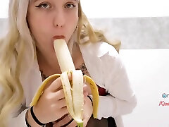 Foot teen sex vaginal sex With Sucking Banana