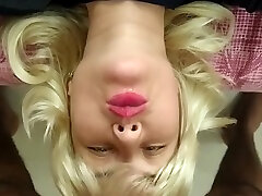 éjaculation faciale sur un beau visage de milf blonde hd - 1080 porno