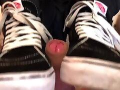 Pov: Teen Do Extreame Shoejob With Very Used Vans Sk8-hi