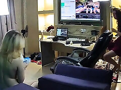 Air hostess blonde sex jade gersang on girl orgasms while handjob cam