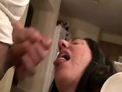 Check My MILF sucking cewek ccntik and getting jizzed on her face