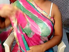 Desi sexy sweety sex featuri ng johny open her saree and makes a video