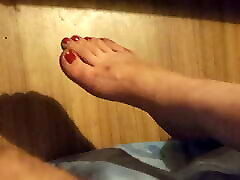 Neighbour feet tease, massage room vedio long milf feet toes play