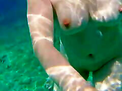 Redhead swimming naked – Hot girl