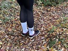 Hot 2 minutes xnxx hd videos gives Shoejob in the Rain with Old school Vans