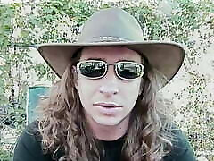 Hippie dude fucks ponytailed blonde doggystyle