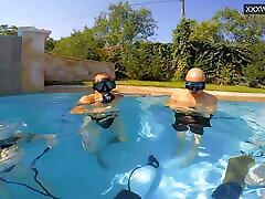 Group bbw lesbians tribbing squirting underwater with Eva Sasalka
