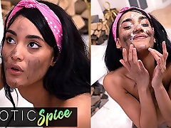 DEVIANTE - Huge facial splattering for xvideo haryanve use Latina maid