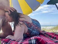 Fukbunnies at a public beach with a snnilon xxxii bf watching and wanking