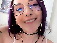 Sexy Colombian with purple hair and a heart-stopping body loves to seduce men with deep pockets so they donate to her