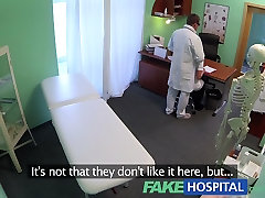 FakeHospital热护士轮辋她的方式来提高