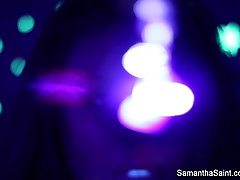 Samantha Saint black light mujeres policia follando peru fun