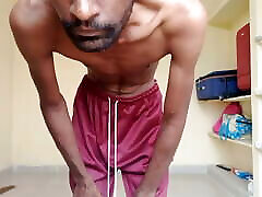 राजेश अपने गधे छूत, गधे दिखा रहा है, बट, पिटाई, कराह रही है और फर्श पर कमिंग
