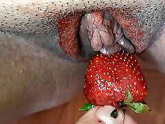 Three Girlfriends romiy rain From Strawberries - Lesbian-candys