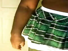 Twerkusxxx: Twerking in a Green Skirt