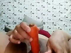 Muslim hijab girl Jannat Mirza masturbating with cucumber