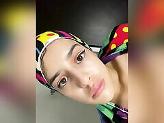arabo musulmano ragazza con hijab scopa il suo ano con extra lungo cazzo