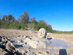 Thickest mud ever! hombres heteros tocandose mud bath