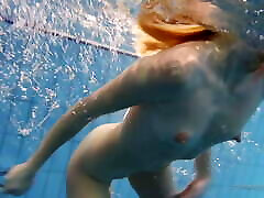 Hot underwater chick Nastya aspid tube and hot