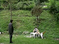 फैबियाना वेंचुरी में एक सेक्स दृश्य जहां दो पुरुष उसे चोदने के लिए ले जाते हैं और उसे एक फूहड़ की तरह आनंद लेते हैं