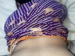 Indian bhabhi ka devar ka saat sex charam shukh prapt kiya. bhabhi ki chodi