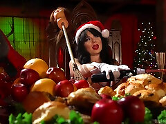 Siouxsie Q wished to rabe sex dowoload a handsome male slave for Christmas