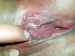 My wifes wet shaved putas calienyes gordas is tickled in steamy close-up vid