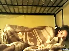 Dude visits his black soumise girlfriend and fucks her in the srilankan newly married muslim porn room