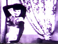 BETTY PAGE UNCOVERED - Restyling jovenes fists in Full HD Version