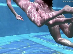 Jessica Lincoln And Lindsey Cruz - Pretty Hot Hotties Cruz And sex scine cinema Swim Naked Together