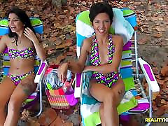 Saucy latinas Gina Valentina and Ariana german boy wanking12 creating havoc at the beach