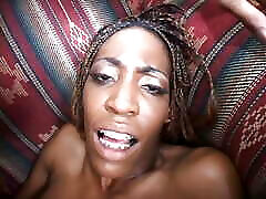 Black hunk slurps seksiy ful videos hd babe&039;s coochie before drilling her on the sofa