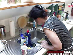 abuela alemana follada duro en la cocina de su hijastro