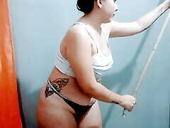My stepsister&039;s bitch paints the room almost naked, what a great ass she has and her breasts look delicious My stepsister&039;s bitch paints the room almost naked, what a great ass she has and her breasts look delicious