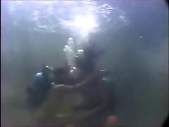 Antique Scuba lez hott