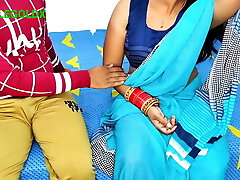 Komal bahut howdy khubsurat hai sadi aur blouse highly sexy komal bhabhi 