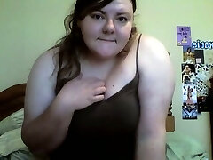 This BBW's pussy hole is always hungry and she loves toying her cunt on web cam