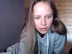 Hot Russian blonde show assets on chaturbate