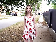 Slim lady Daisy Bean sucks a BBC before getting her fuckbox drilled